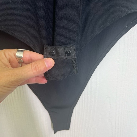 H&M - NWT Ribbed Black Mock Neck Long Sleeve Snap Closure Bodysuit Size XS - Picture 8 of 12